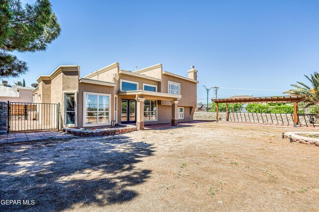 Building Photo - 6821 Pearl Ridge Dr