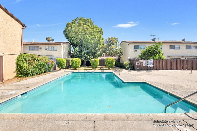 Building Photo - 10950 Saticoy St
