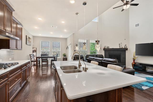 Building Photo - 2316 Pinehurst Dr