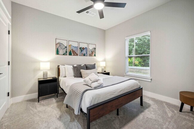 Building Photo - 10 Granshire Dr