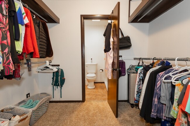 Building Photo - 3191 Sycamore Dr