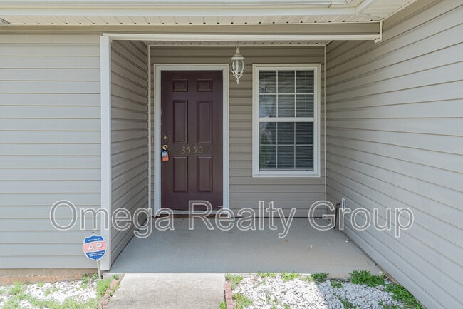 Building Photo - 3550 Cres Gardens Dr