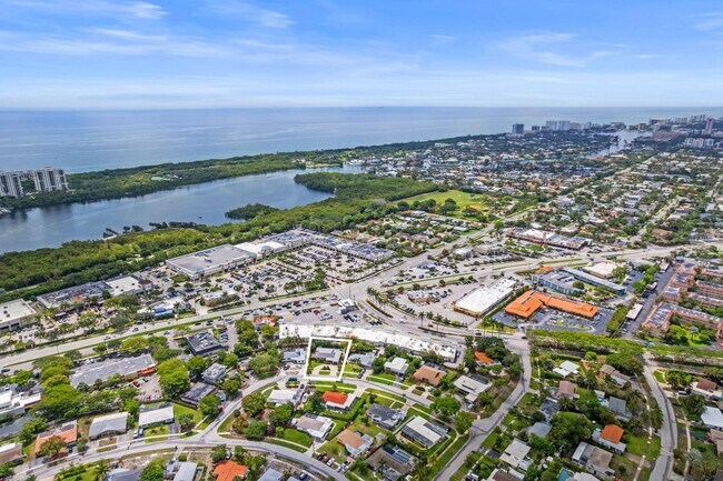 Building Photo - 450 NE 5th Cir