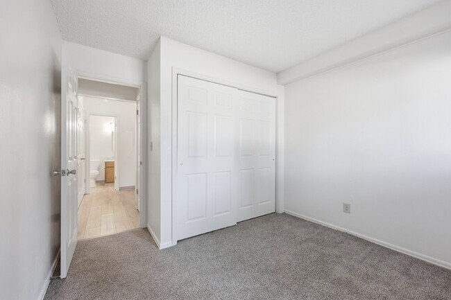 Building Photo - $1,345.95, 2-bed, 2-bath condo located in Colorado Springs with in-unit laundry and $300 cleaning...