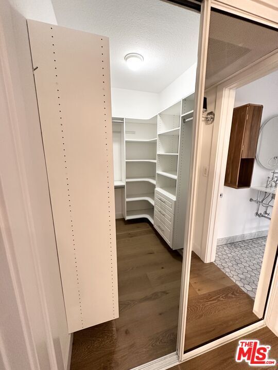 Building Photo - 141 S Clark Dr