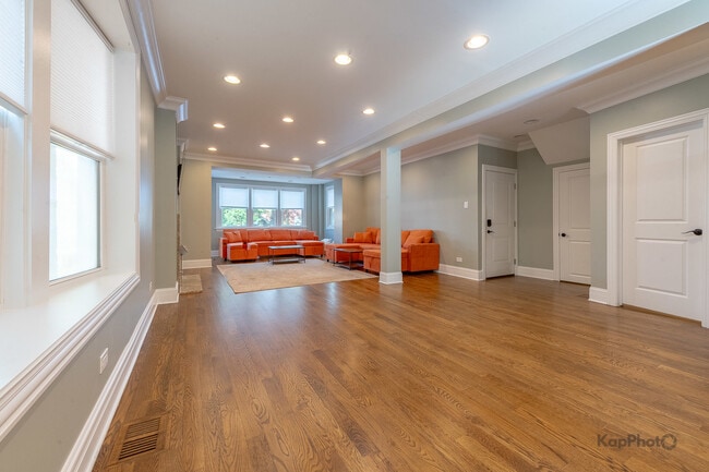 Building Photo - 3639 N Troy St