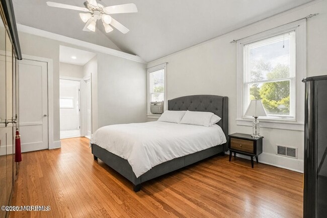 Building Photo - 400 Grassmere Avenue