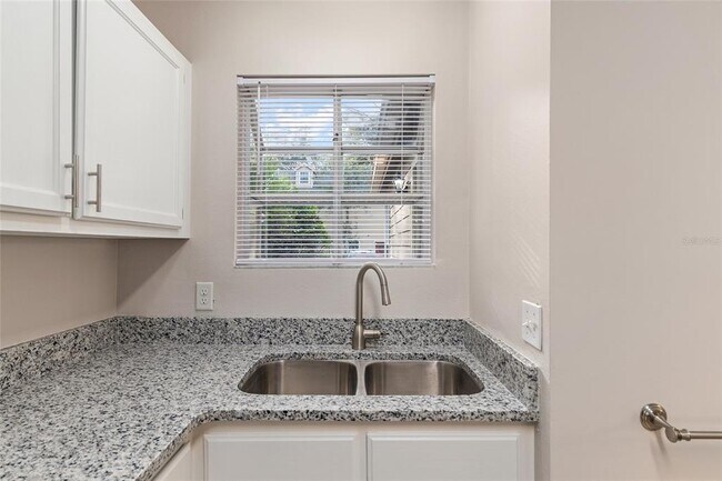 Building Photo - 9755 SW 52nd Rd