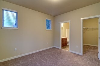 Building Photo - 3 Bed