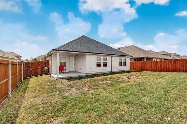 Building Photo - 504 Willow View Way