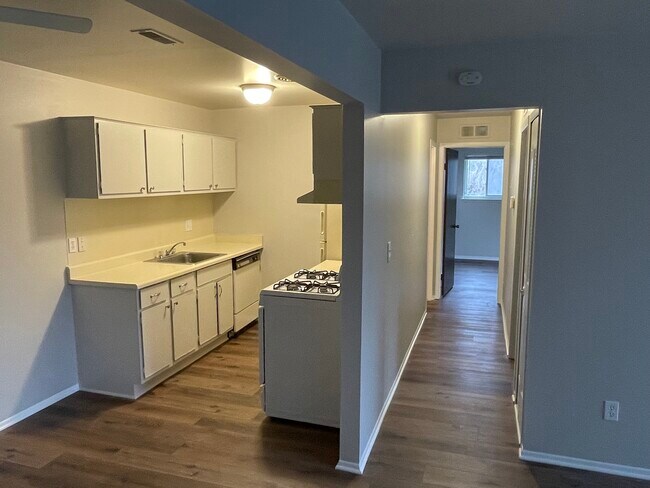 Building Photo - 38255 Fairway Ct