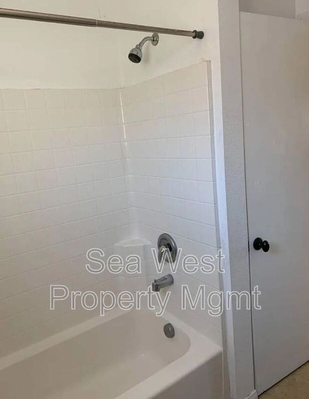 Building Photo - 154 Leucadia Blvd