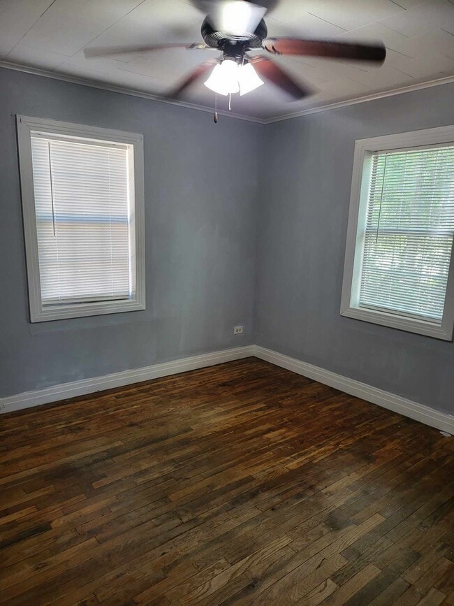 Building Photo - 943 S Micheaux St