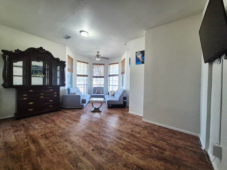 Building Photo - 6712 Sundance Cir