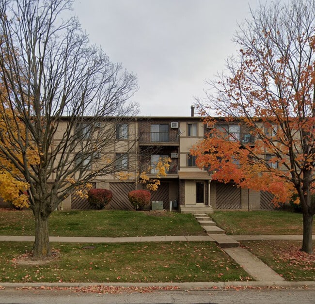 Building Photo - 404 E Bailey Rd