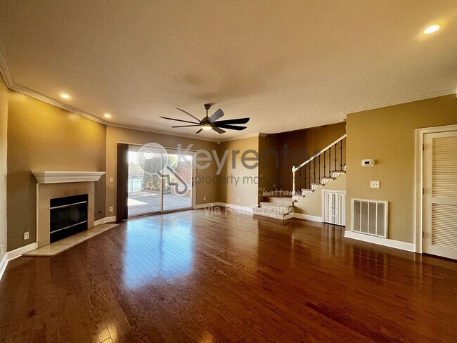 Building Photo - 3166 Waterfront Dr