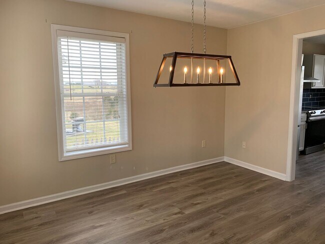 Building Photo - 165 Tula Cir