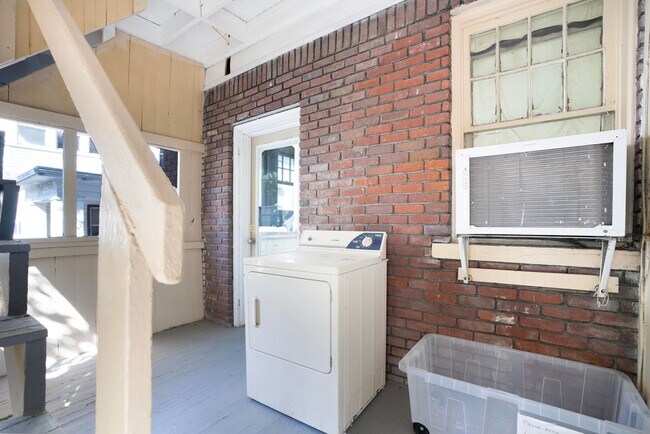 Building Photo - Charming Historic 2BR Apartment with Garag...