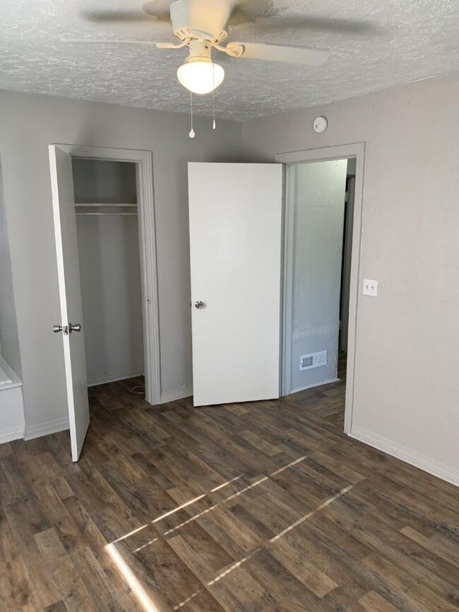 Building Photo - 1904 E Madison St