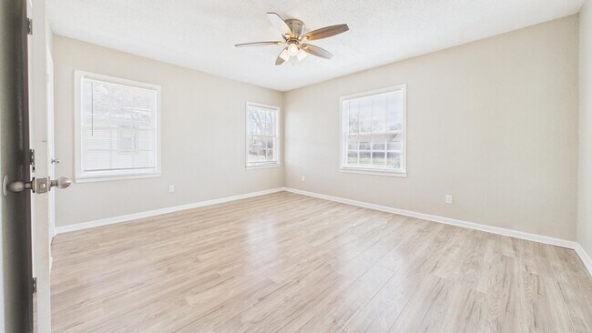 Building Photo - 2430 31st St