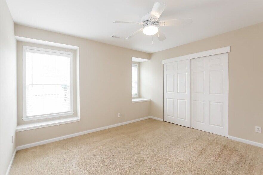 Building Photo - 15 Timber Ln