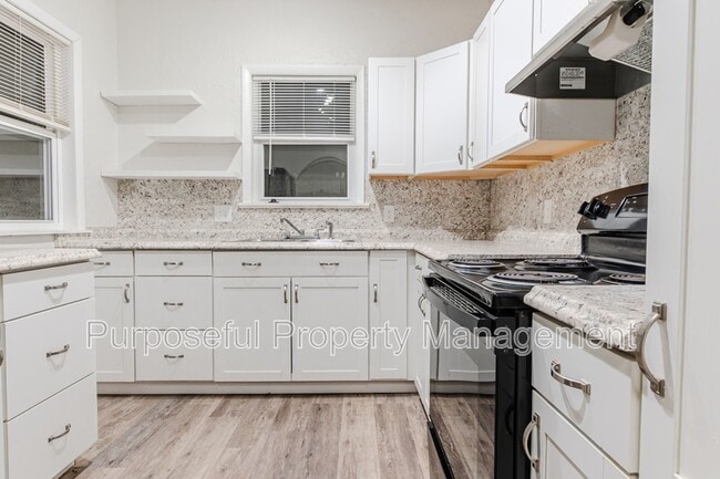 Building Photo - 1420 NW 22nd St