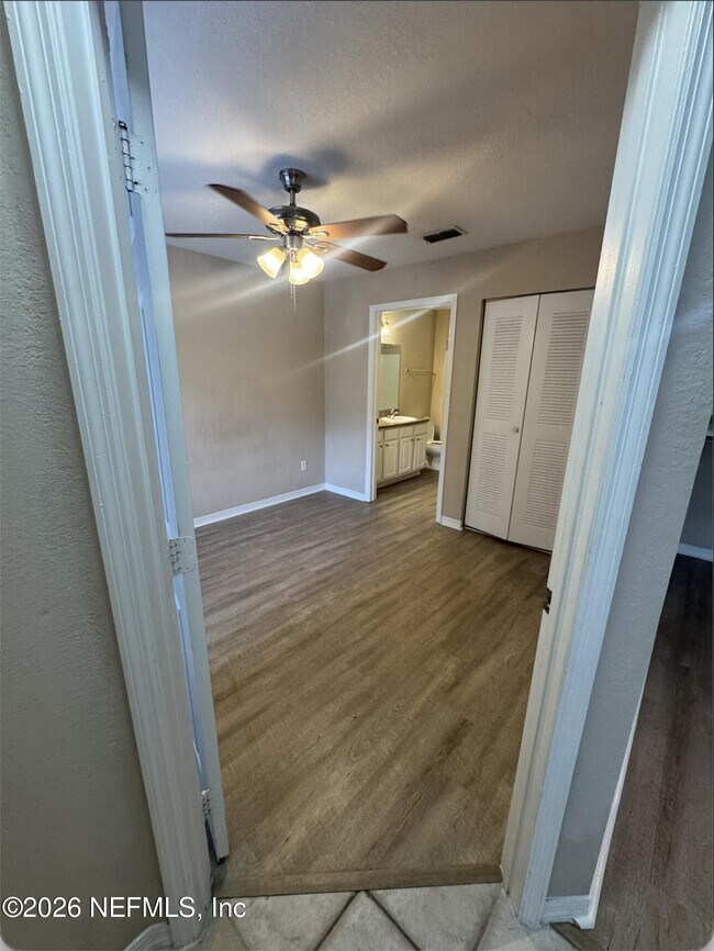 Building Photo - 13703 Richmond Park Dr N