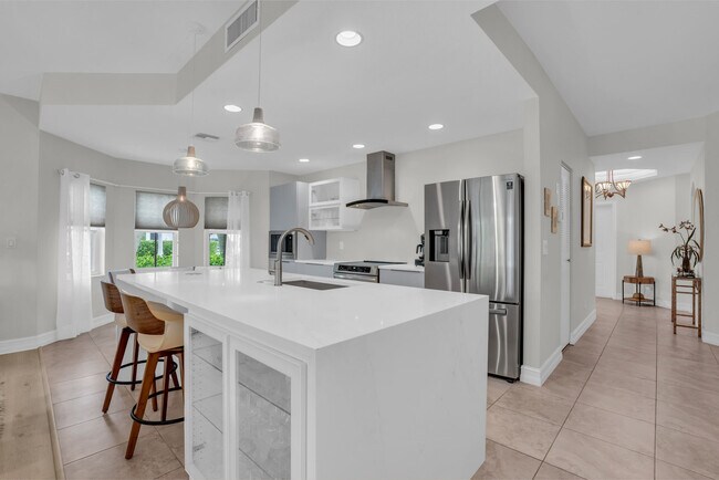 Building Photo - 28650 Carriage Home Dr