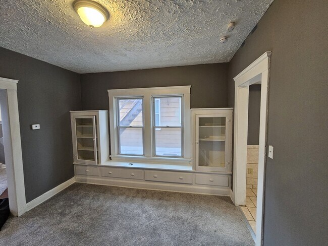 Building Photo - 440 E 115th St