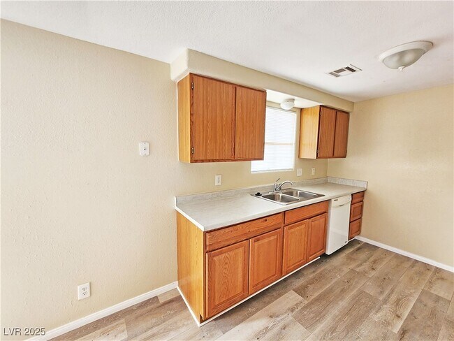 Building Photo - 1444 Star Rd