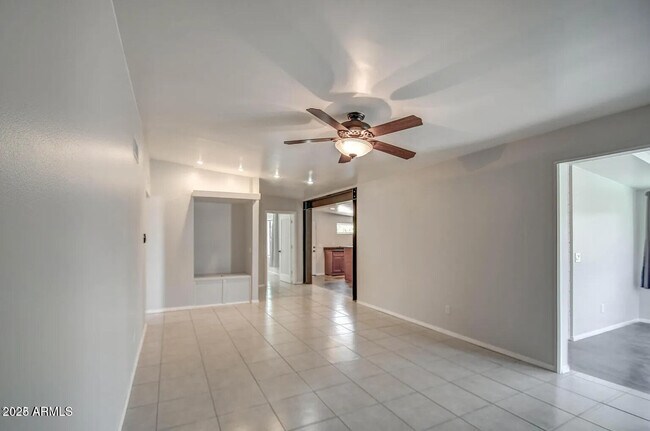 Building Photo - 1612 E Gaylon Dr