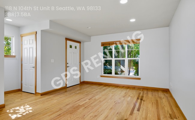 Building Photo - 118 N 104th St