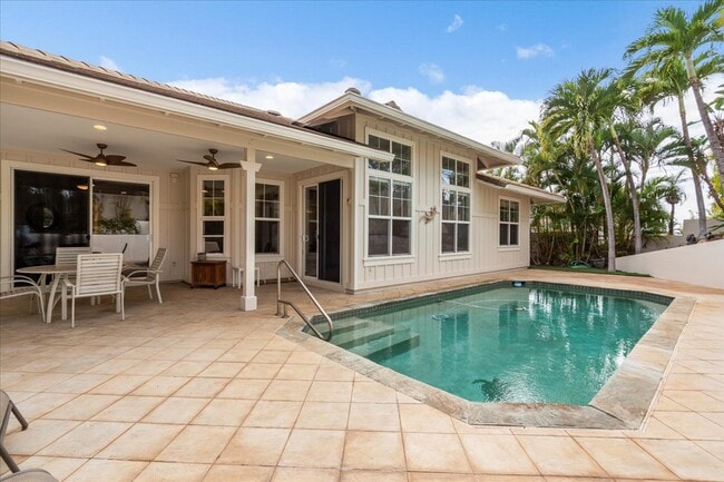 Building Photo - 67 Ahekolo St