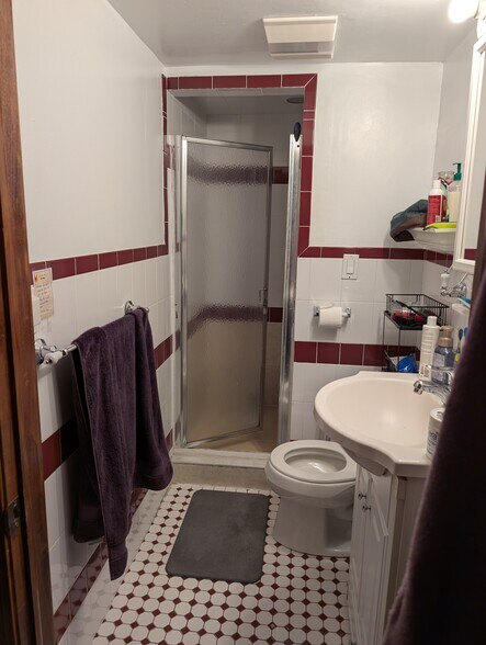 Building Photo - 27 South Crescent Circuit