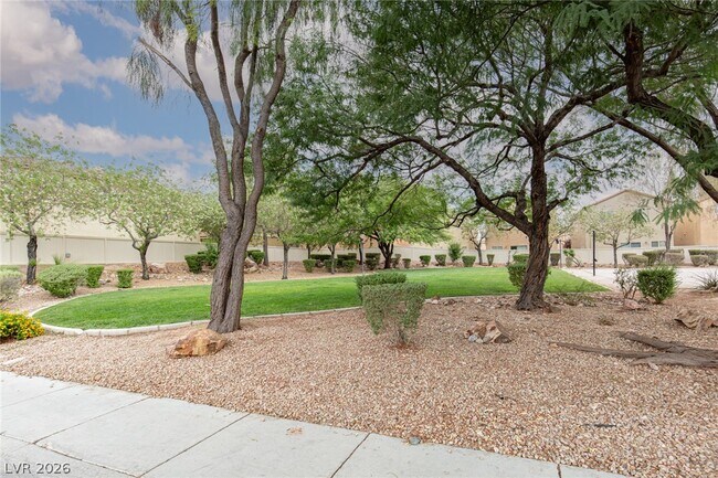 Building Photo - 9933 Carrizo Springs Ave