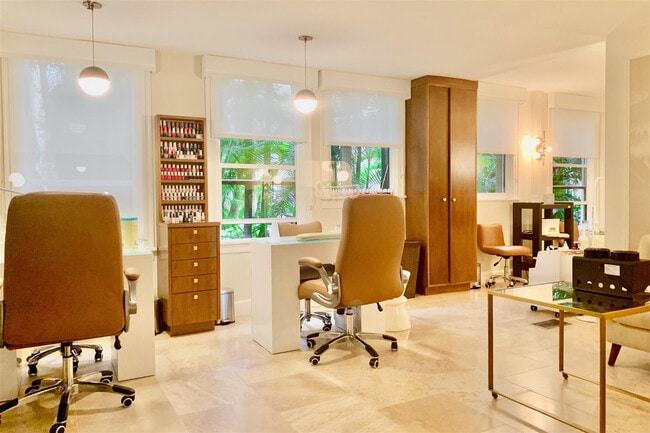 Building Photo - 235 Sunrise Ave