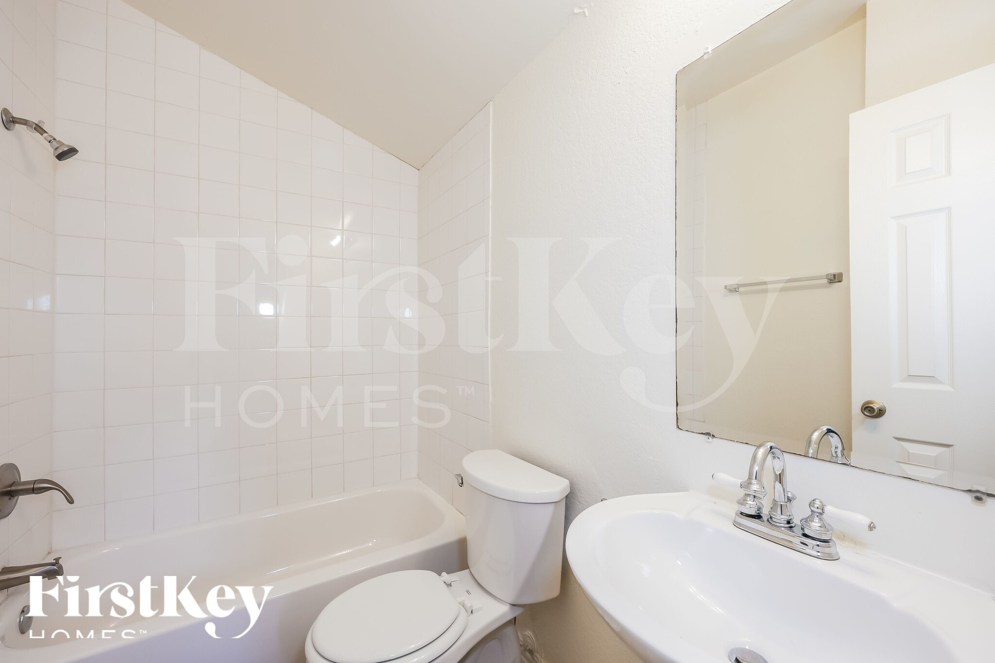 Building Photo - 600 Dayton Rd