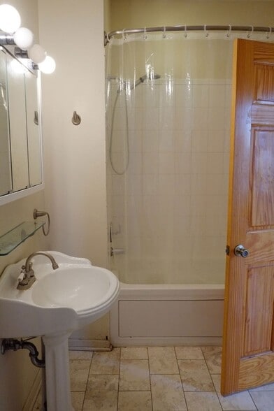 Building Photo - 1238 N Campbell Ave