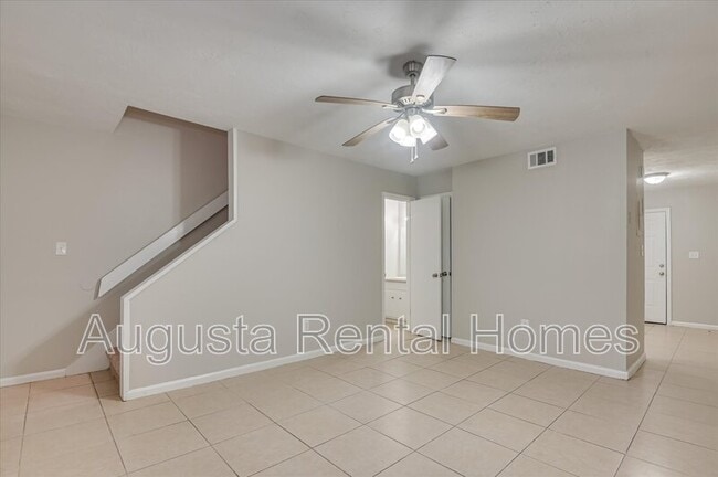 Building Photo - 140 Chalet North CT