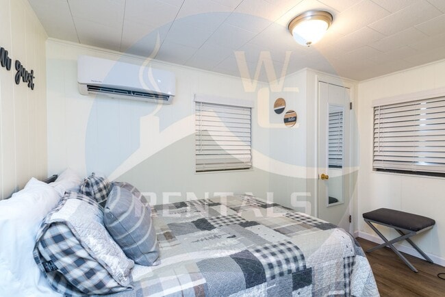 Building Photo - Charming 3 Bedroom 1 Bath A-Frame home loc...