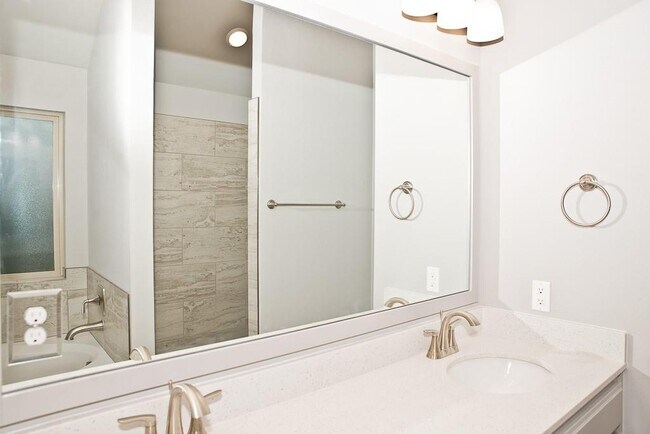 Building Photo - 1005 SW 140th St