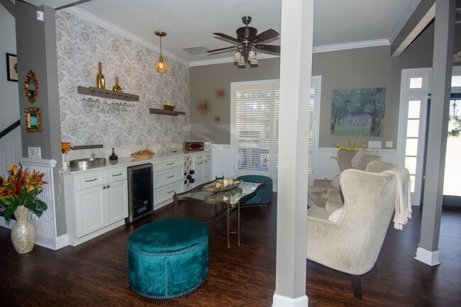 Building Photo - 500 Turnberry Ln