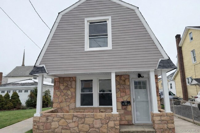 Building Photo - 70 S Cottage St