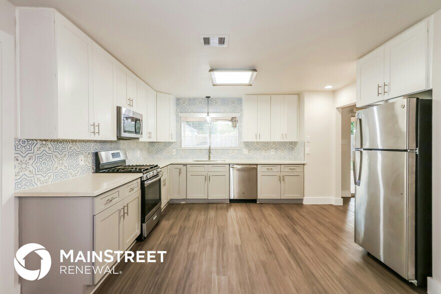 Building Photo - 4515 Sylvan Glen Dr