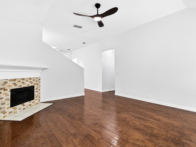 Building Photo - 1817 Newton Dr