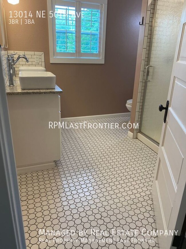 Building Photo - Charming Recently Updated Farm Cottage