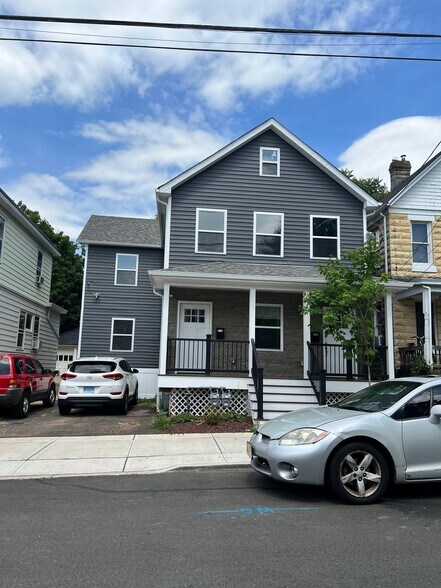 Building Photo - 75 Plum St