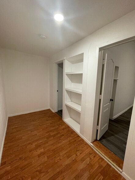 Building Photo - 5332 Lindsley Ave