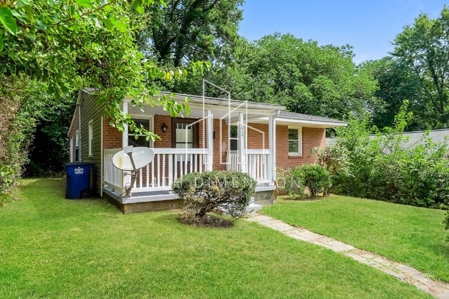 Building Photo - 1413 Fitch St