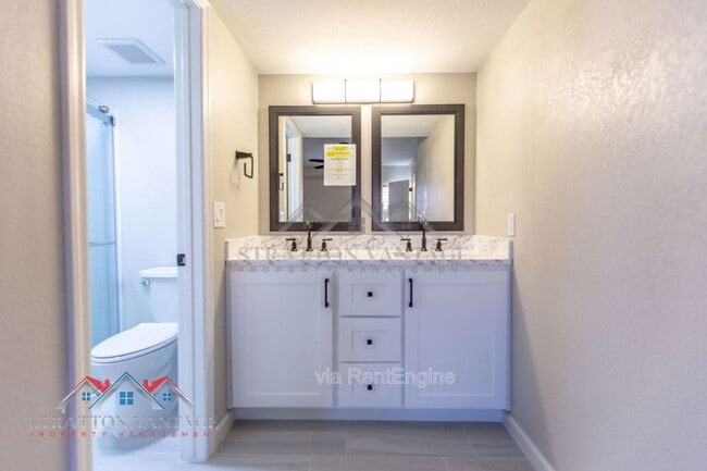 Building Photo - 10610 S 48th St